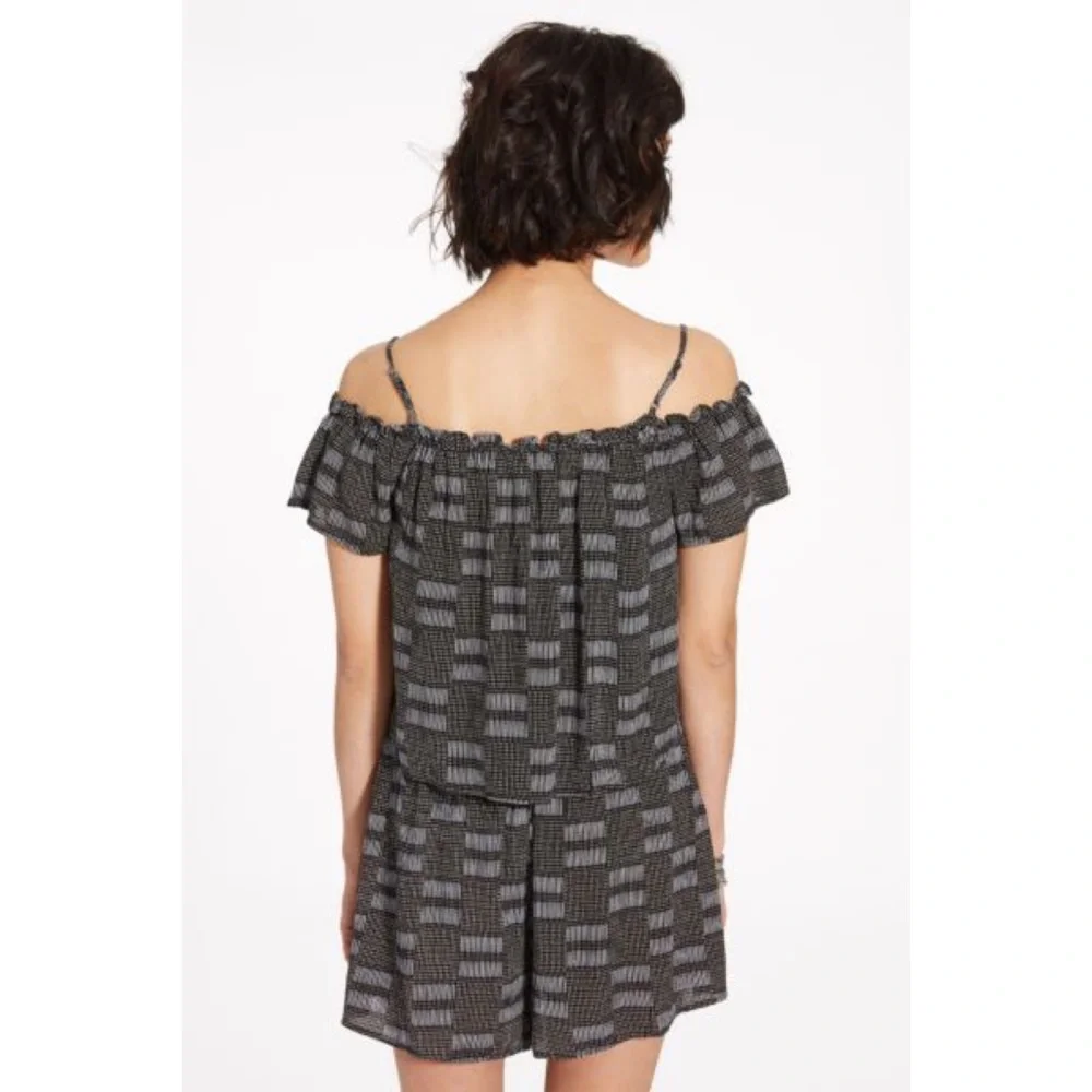 Lush Off The Shoulder Tie Front Romper Medium - Picture 3 of 13